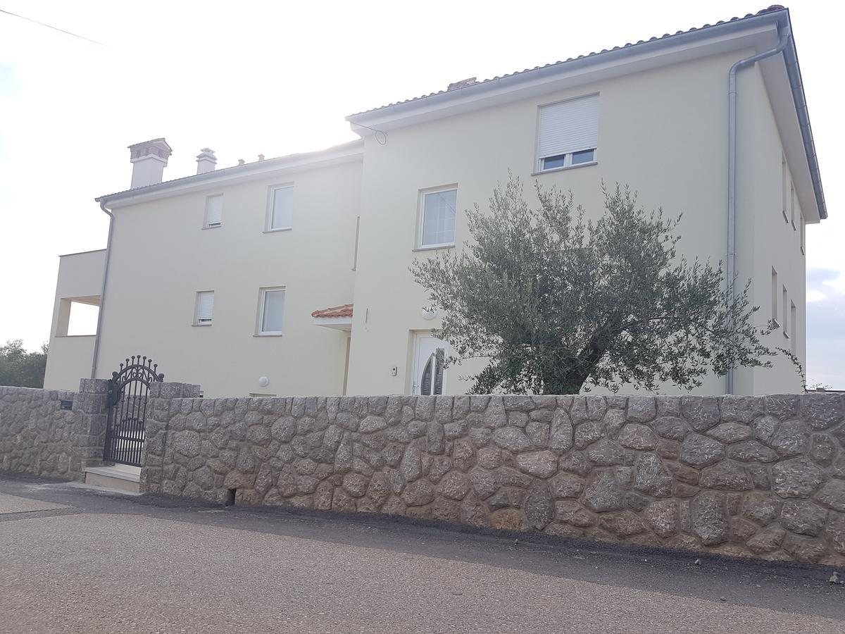 Apartman Nina Malinska